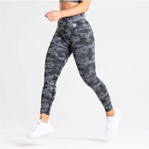Women’s Best Camo Seamless‎ Leggings